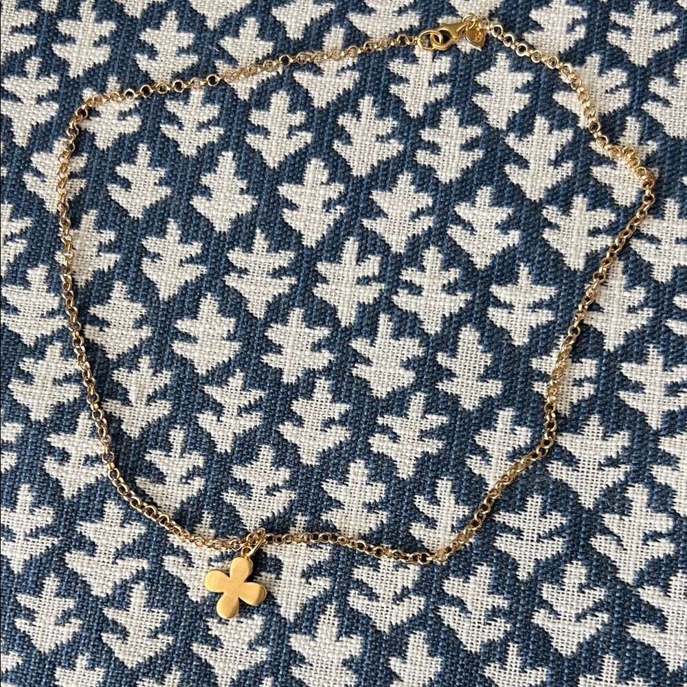 HART Clover Pendant Necklace